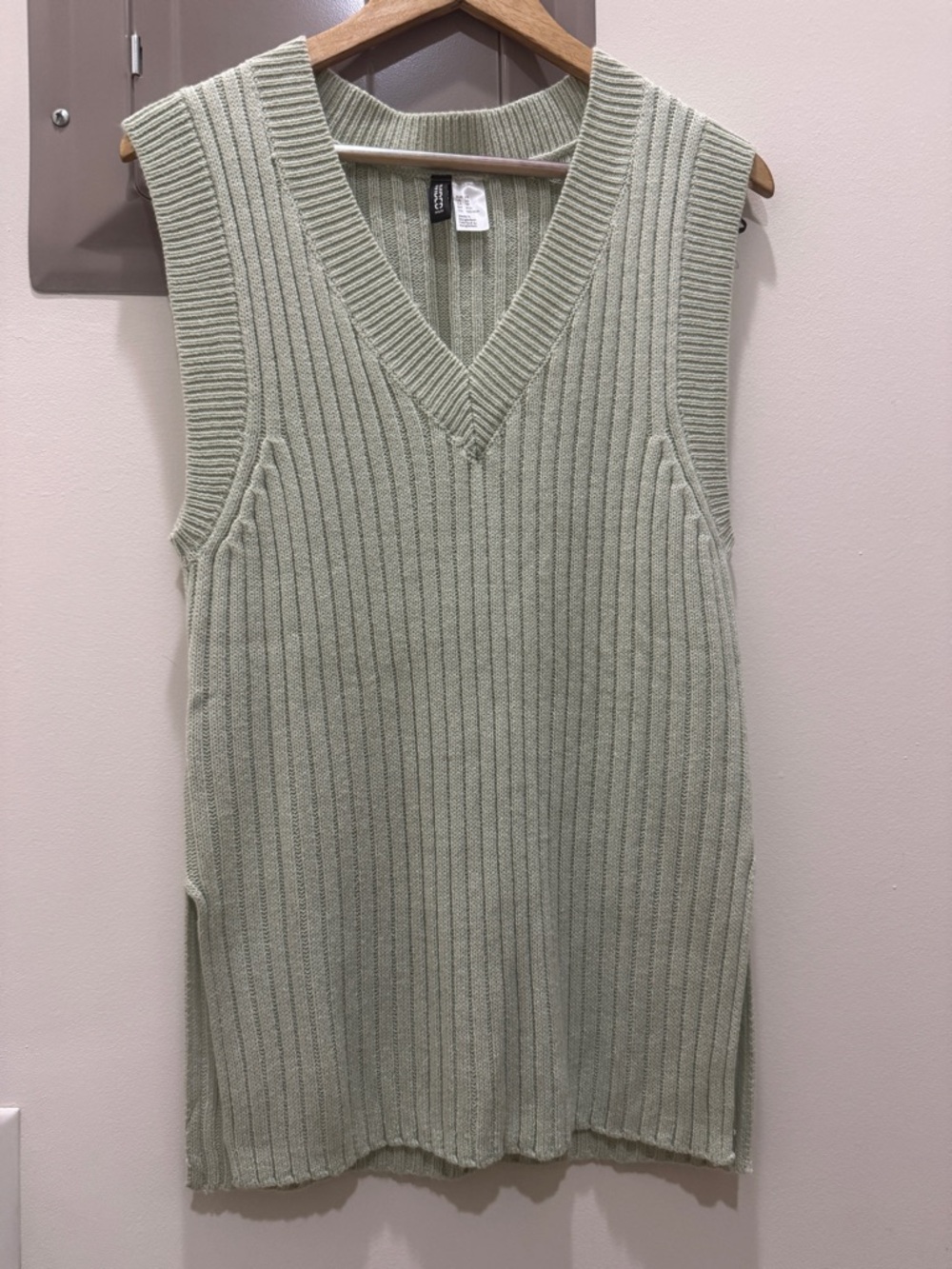 H&M Light Sage Green Ribbed V-Neck Sweater Vest